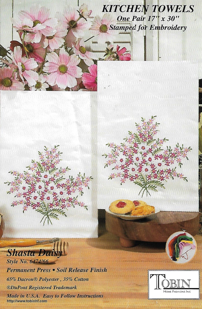 TOBIN Stamped Embroidery Fabrics SHASTA DAISY Kitchen Towels One Pair 17 X  30 Each 