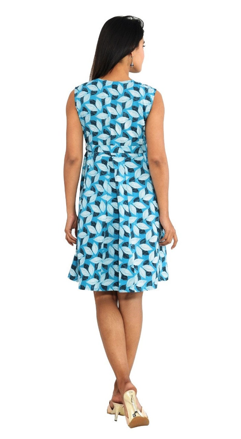 Floral Print Blue Cotton Dresscasual dressa line dress with belt loop.