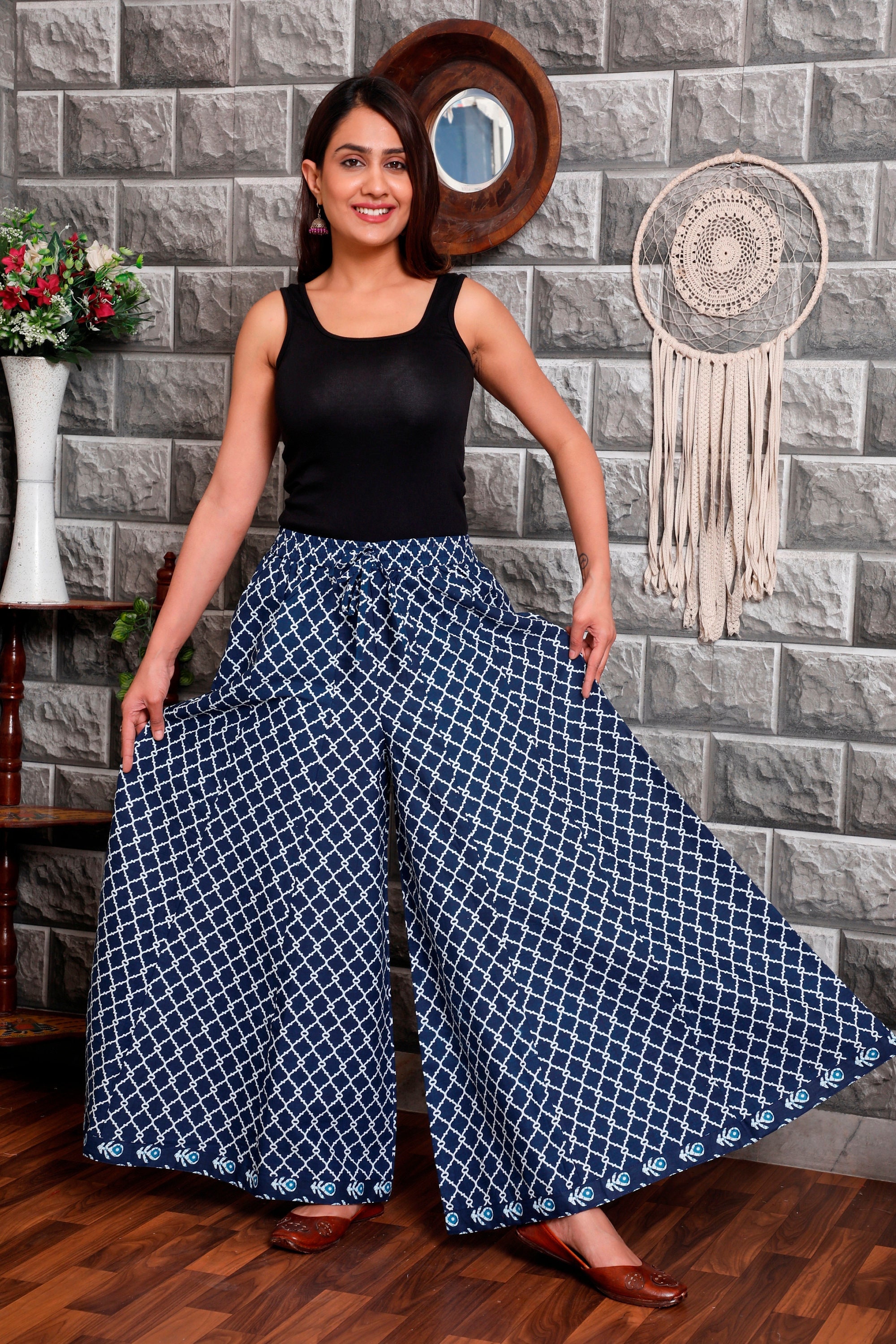white christmas dresses Floral Cotton Co-ord Set – A-line Kurti with Ankle-Length Palazzo Pant –  Sukriti Store main image 1