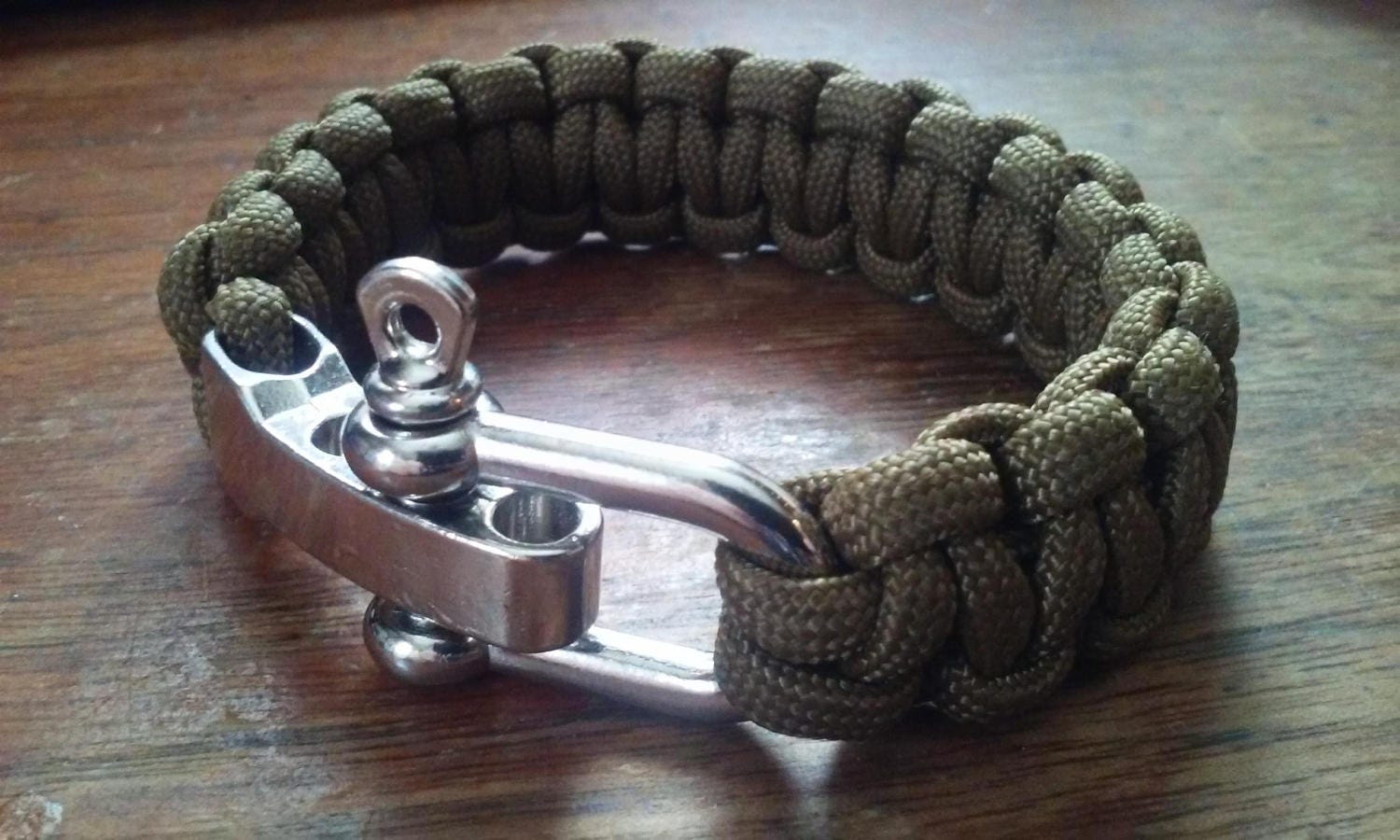 D Shackle Adjustable Paracord Bracelet Etsy