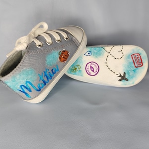 Personalized travel-themed shoes for children