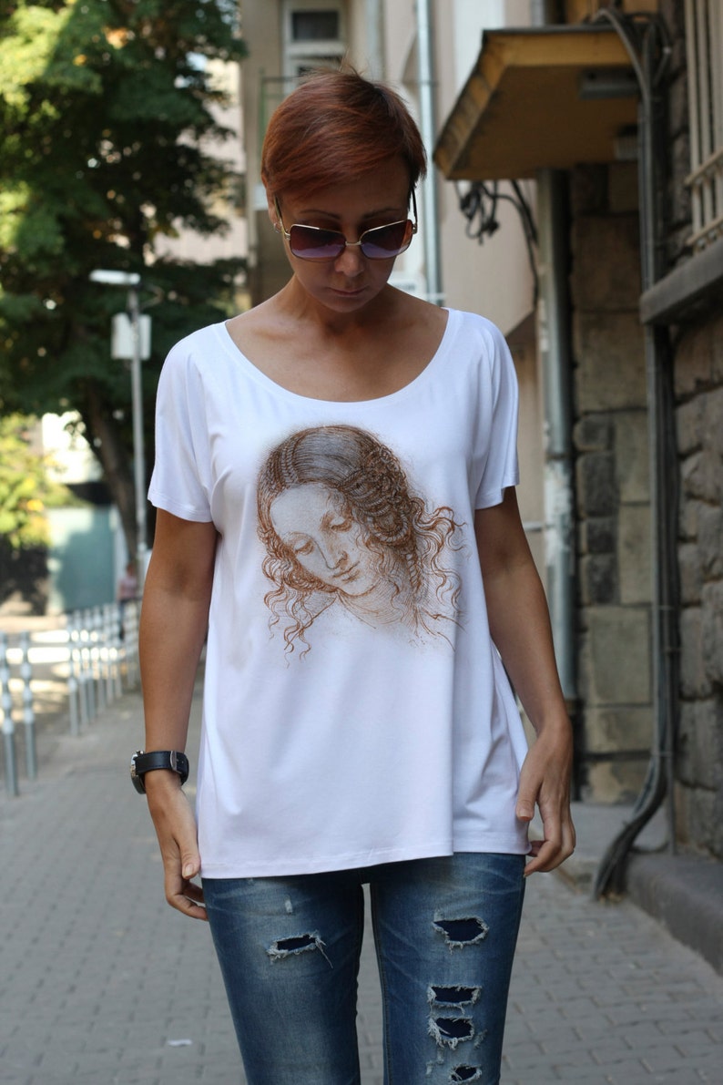 Leonardo da Vinci Picture/ Women T-shirt/ Loose T-shirt/ White image 0