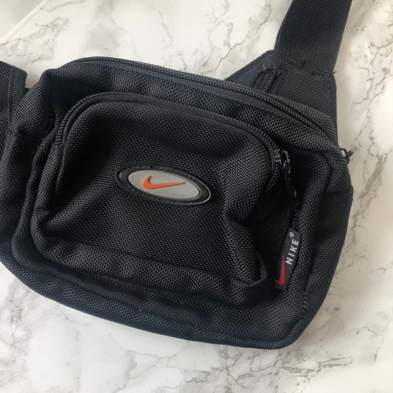 VTG Nike crossbody fanny pack