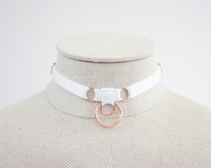 2 Ring 1 Strap  Phat Moom Choker: White