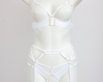 Cora Luna Harness Set Plus: White