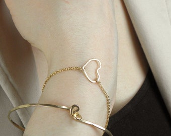 Open Heart Bracelet Delicate Outline Heart Bracelet Dainty Layering Bracelet Heart Charm Silver Gold BFF Stacking Bracelet gift for women