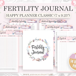 Puede incluir: Un diario de fertilidad Happy Planner Classic (17.78 x 23.5 cm) con detalles florales. El diario incluye páginas para calendarios mensuales, registros de medicamentos, citas médicas y entradas semanales. La portada presenta el texto "Fertility Journal" dentro de una corona floral.