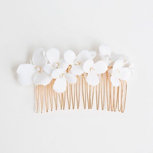 Bridal White Flower Hair Comb Gold, Flower Comb, Handcrafted Ivory Pearl Floral Comb, Gold Flower Hair Vine, Matching Bridal Set "Quinn"