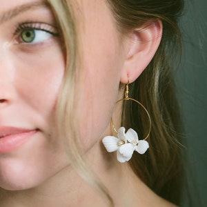 White Flower Hoop Dangle Earrings, Floral Earrings, Bridal Flower Earrings, Wedding Flower Jewelry, Bridal Dangle Earrings, "Wisteria"