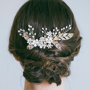 Gold Bridal Hair Comb, Gold Bridal Hair Pin, Gold Hair Comb, Gold Hair Pin, Gold Headpiece, Gold bridal hair accessories, "Tilda"