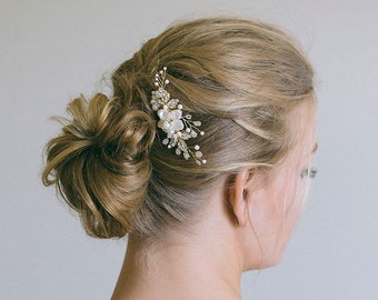 Bridal hair comb, Gold Hair Comb, Gold or Silver Hair Comb, Floral hair comb, Gold headpiece, Pearl hair comb