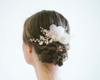 Bridal Flower Hair Comb, Flower Hair Comb, Wedding hair comb, Floral crystal hair comb, Wedding Back Comb, "Arabella"