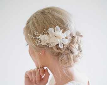 Fleur en soie de mariée, pince à cheveux fleur, peigne à fleurs de mariée, peigne à cheveux de fleurs de soie, peigne à cheveux fleurs de mariée, peigne à cheveux de mariée, « Mirabella »