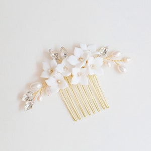 Floral Hair Comb Wedding, Side Flower Comb, Natural Fresh Water Pearl Bridal Hair Comb, Gold Flower Hair Comb, Sierra image 3