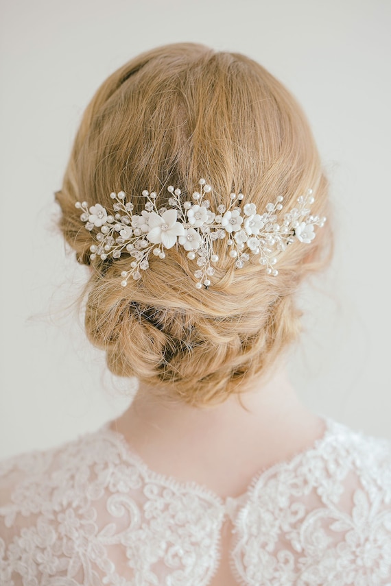 Bridal Hair Comb Pearl Flowers, Ivory Flower Hair Comb  display picture 1
