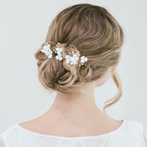 Bridal White Flower Hair Pin Set, Bridal Floral Hair Pins, Flower Hair Vine, Bridal Hair Pins, Floral Headpiece, Hattie Pin image 3