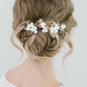 Bridal White Flower Hair Pin Set, Bridal Floral Hair Pins, Flower Hair Vine, Bridal Hair Pins, Floral Headpiece, Hattie Pin image 2