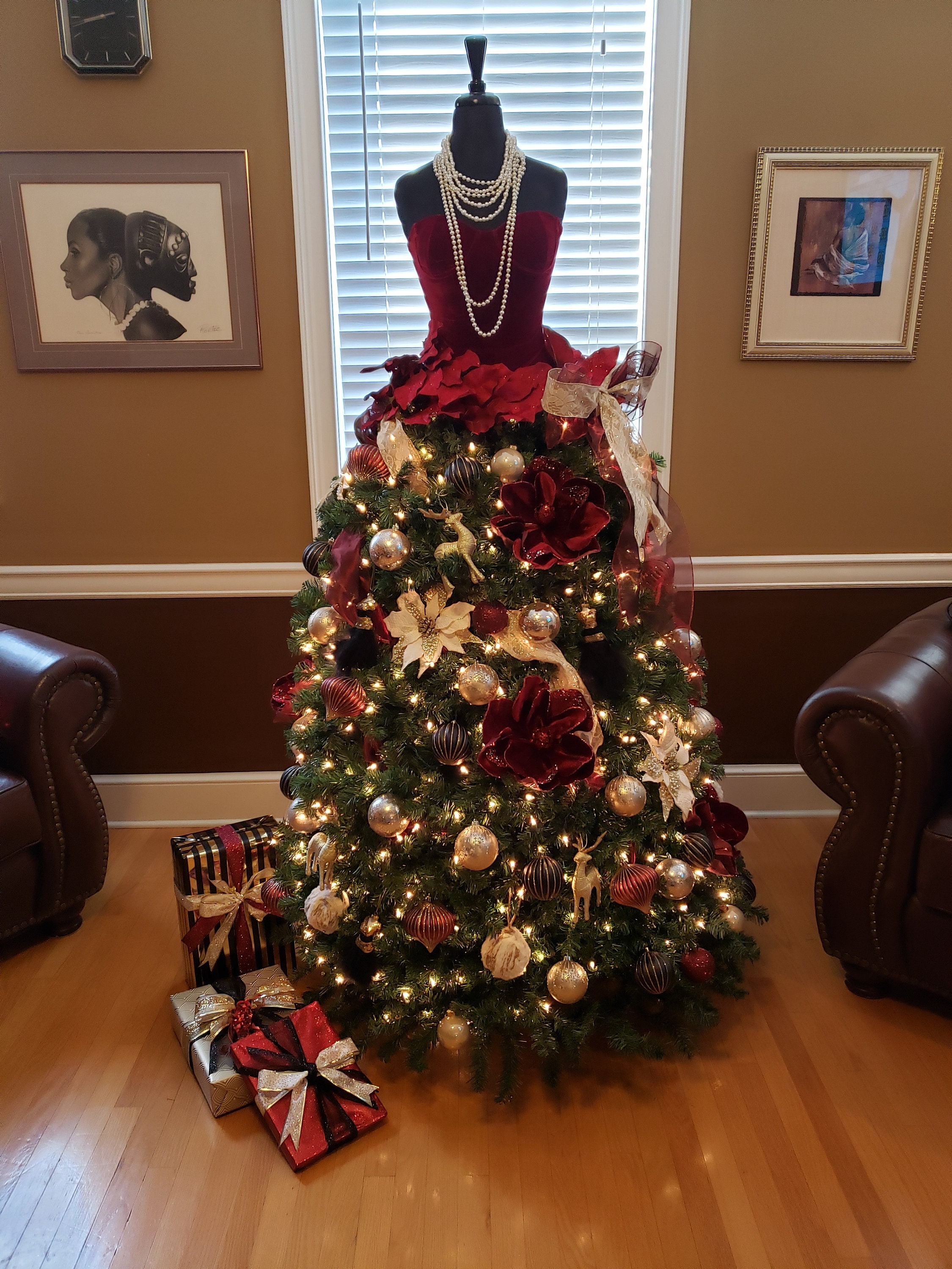 Dress Form DIY Mannequin Christmas Tree Tutorial - Video