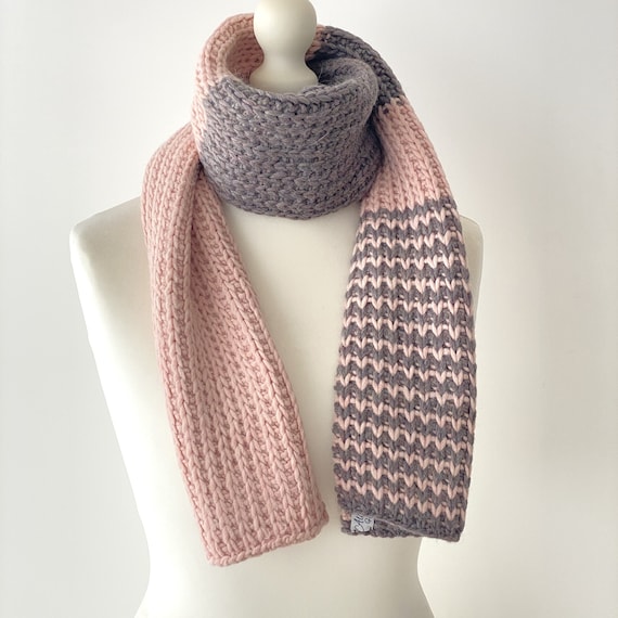 Una Sciarpa Sciarpa Fatta Ai Ferri Una Sciarpa Sciarpe E Stole Ai