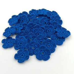 ANGIE, Set 30 fiori  uncinetto, Applicazioni uncinetto per copertine, Colori assortiti, Decorazioni per Fai da te, Toppe floreali, KIT 5