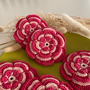 Fiore uncinetto grande bicolore a rilievo fucsia, Decorazione per borse mare, Applicazione per coffe siciliane, Fiore per spille Fai da Te