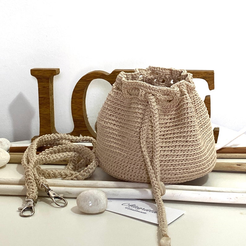 Crochet mini drawstring bag in beige cotton, Valentine gift for girlfriend, Mother day gift image 2
