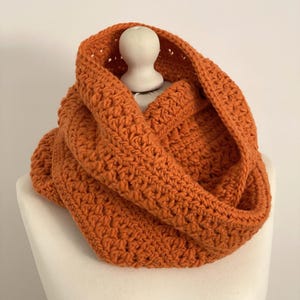 Scaldacollo donna, Sciarpa infinity, Sciarpa uncinetto, Scalda collo fatto a mano, Accessori moda donna invernali, Regalo di Natale