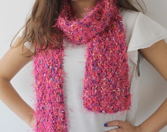 Sciarpa donna estiva rosa fucsia, Sciarpa boho fatta a mano, Sciarpa ai  ferri, Sciarpa a maglia, Regalo per collega, Idee regalo fidanzata
