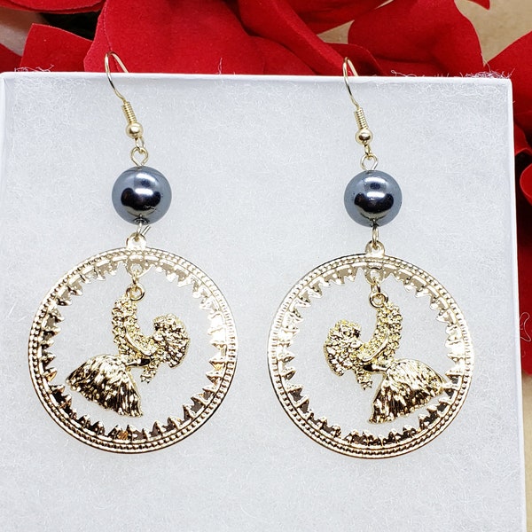 Hula Dancer Pearl earrings - Hoop earrings - Pearl earrings - Gifts for her - Gifts for Mom - Everyday Jewelry