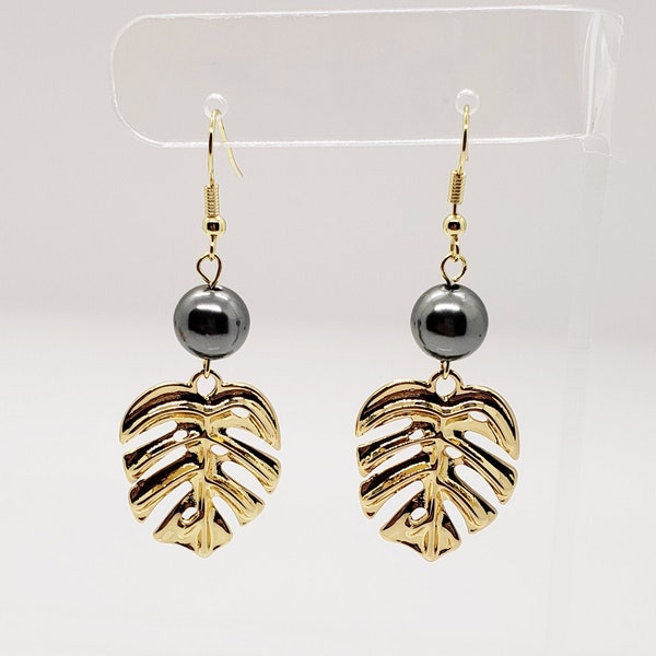 Monstera Leaf Pearl earrings - Black Pearl earrings - Gifts for her - Gifts for Mom - Everyday Jewelry - Hawaiian Jewelry
