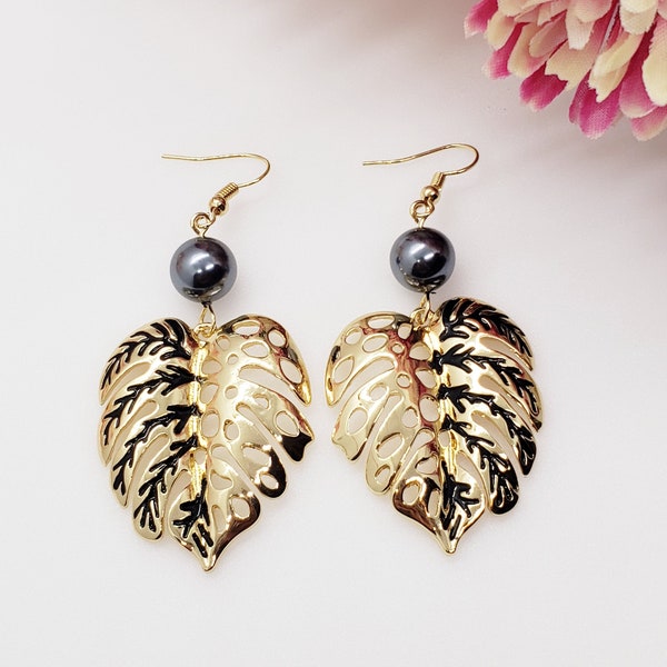 Large Monstera Leaf Pearl earrings - Black pearl earrings - Gifts for her - Everyday Jewelry