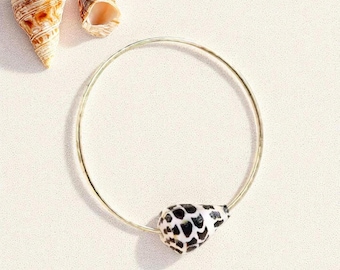 Hebrew Cone Shell Bracelet - Ocean Jewelry - Black White Sea Shells - Beach Jewelry - Gifts for her - Gold Wire bracelet - Made in Hawaii