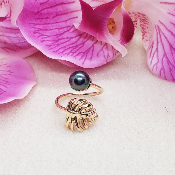 Monstera Leaf Peacock Pearl Ring - Shell Ring - Beach Jewelry - Boho Jewelry - Thumb Ring - Hawaiian Ring
