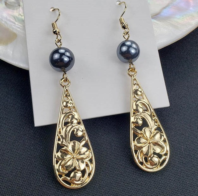 Gifts for her Everyday Jewelry Pearl Earrings Hawaiian Heirloom Drop Earrings Gifts for Mom Hawaiian Heirloom earrings