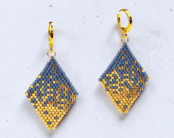 Minimalistische Boho Perlenohrringe Gold Blau  Handgefertigte Miyuki Ohrringe  Leichte Statement Ohrringe  Geschenk für Sie Bohemian Schmuck