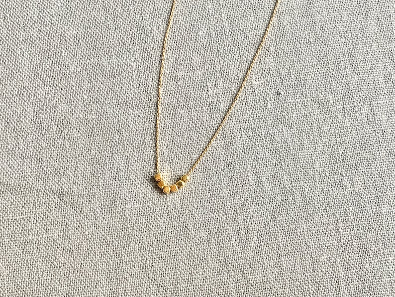 Goldene Kette mit kleinen Quadraten, Geschenk zum Geburtstag, Geschenk beste Freundin, Ostergeschenk oder Muttertagsgeschenk Bild 4