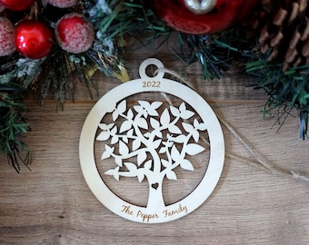 Christmas Ornament Family 2021, Round Family Tree Wooden Farmhouse Style, Personalized Family Ornament, Holiday Last Name Decor for Xmas