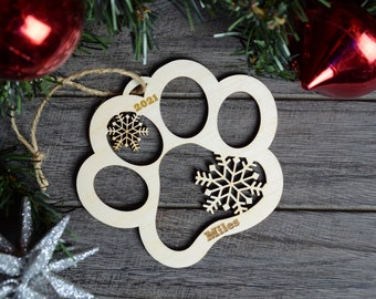 Personalized Dog Ornament, Pet Christmas Tree Decoration, Pet Lover Gift Idea, Custom Pet's Name Paw Print Wood Ornament, Holiday Gift