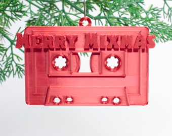 Decorazione natalizia a forma di cassetta - Stampa 3D in rosso lucido "Merry Mixmas"