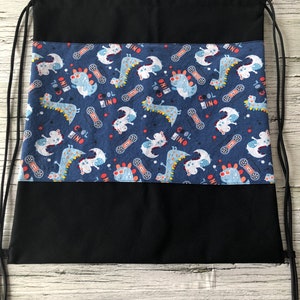 Sac soulier/sac vêtements/chaussures/dinosaures/noir/rentrée/école/fourniture scolaire fait à la main