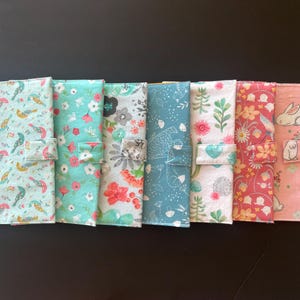Protège carnet de santé/protège carte/bébé/naissance/cadeau/shower/fait à la main
