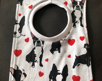 Small bib /3-12 months/pul over bibs/boy/girl/dog/boston terrier/white/ratine/bib/children/baby/handmade