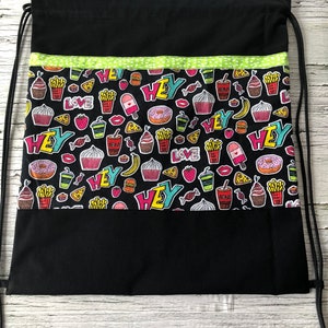 Sac soulier/sac vêtements/chaussures/fast food/noir/rentrée/école/fourniture scolaire fait à la main