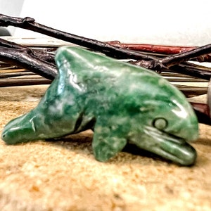 Moss Agate Bottle Nose Dolphin Spirit Animal Fetish Gemstone Figurine 7020