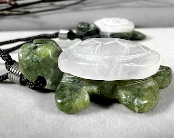 Hand Carved Green Jade Crystal Rock Quartz Turtle Totem Fetish Figurine Necklace 6961