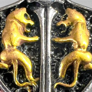 Anillo de sello vintage con doble escudo de león y diseño único de B, talla 9, modelo 6584