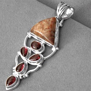 Colgante de plata de ley con piedra preciosa cabujón de jaspe y granate rojo múltiple, collar con cordón negro p748