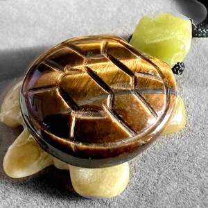 Hand Carved Tiger's Eye Turtle Spirit Animal Serpentine Gemstone Totem Fetish Figurine Necklace 6830 image 3