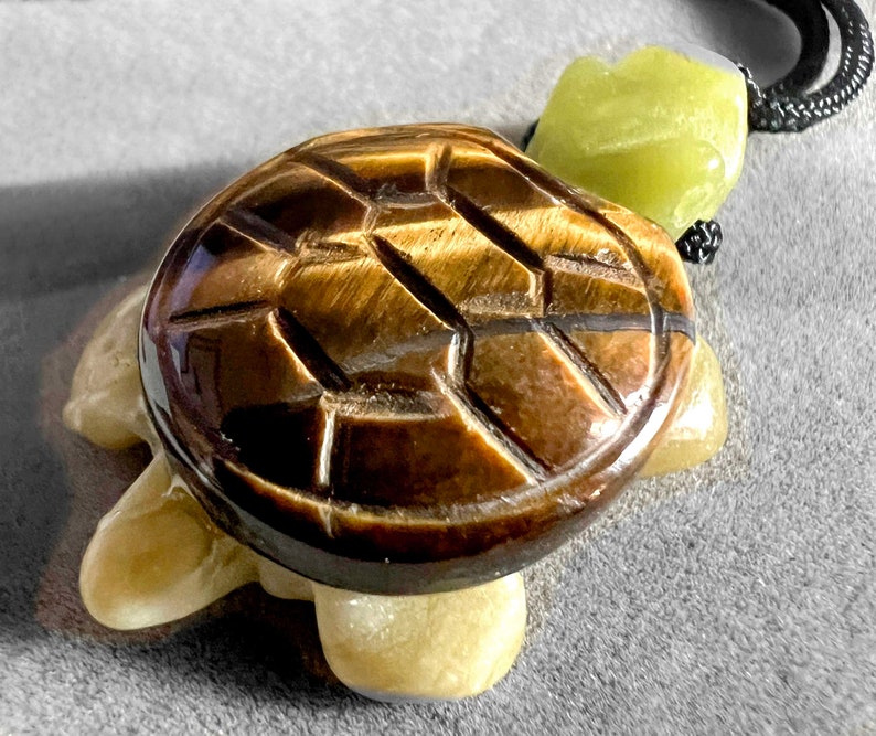 Hand Carved Tiger's Eye Turtle Spirit Animal Serpentine Gemstone Totem Fetish Figurine Necklace 6830 image 3