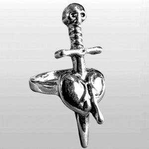 Gothic Skull Sword Stabbing Heart Ring, Size 6.5 #6651